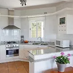 Amanda: 4 Bedroom With Stunning Views *