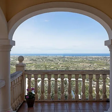 Amanda: 4 Bedroom With Stunning Views *