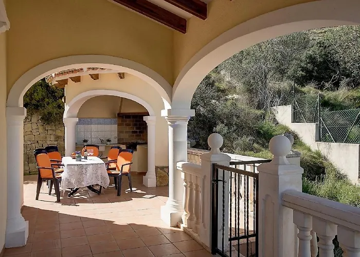 Villa Amanda: 4 Bedroom With Stunning Views *