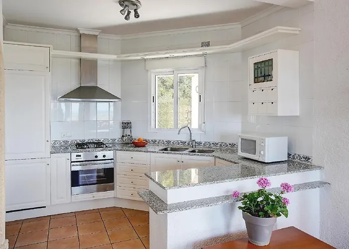 Amanda: 4 Bedroom With Stunning Views *