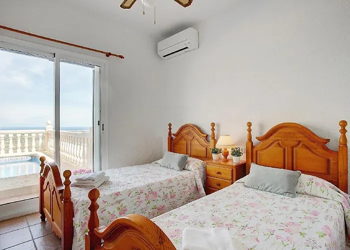 Amanda: 4 Bedroom With Stunning Views Dénia